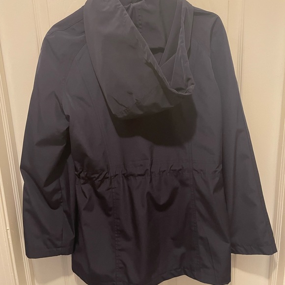 London Fog rain jacket - Picture 2 of 3